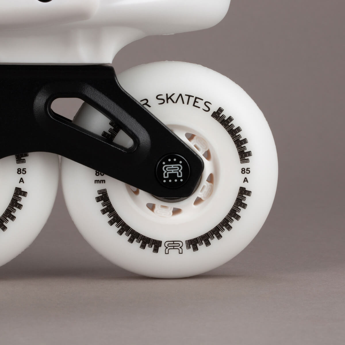 FR 3 80 White X3R Skates - Inlinex