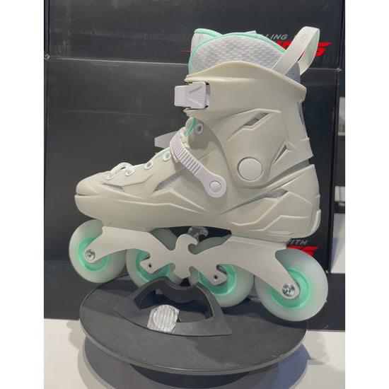 Flying Eagle X3 Shrike Pearl Skates