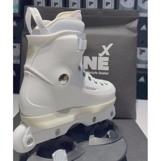 USD Sway Chess White Aggressive Skates